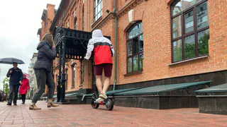 Теперь будем меньше шарахаться? В России разработали ПДД для самокатов