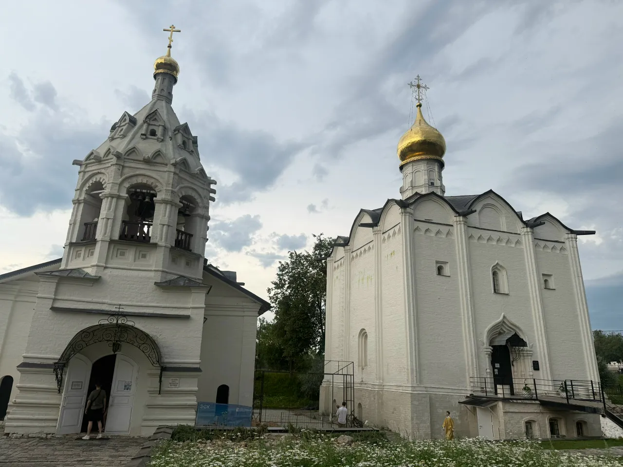 В Брасово рабочие завершают реконструкцию 250-летнего храма