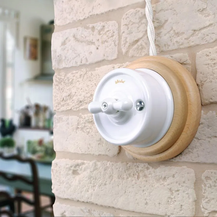 Выключатель в стиле ретро: как подобрать и где купить