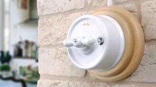 Выключатель в стиле ретро: как подобрать и где купить