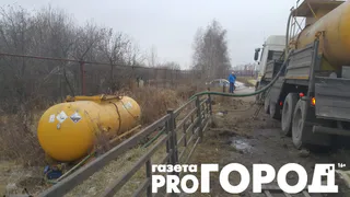 КАМАЗ с серной кислотой перевернулся в Рязани: фото- и видеорепортаж с места события