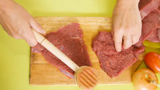 И для шашлыка, и на сковороду: кавказский маринад для мяса — всего один секретный ингредиент 