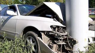 Против подростка врезавшегося в столб завели уголовное дело