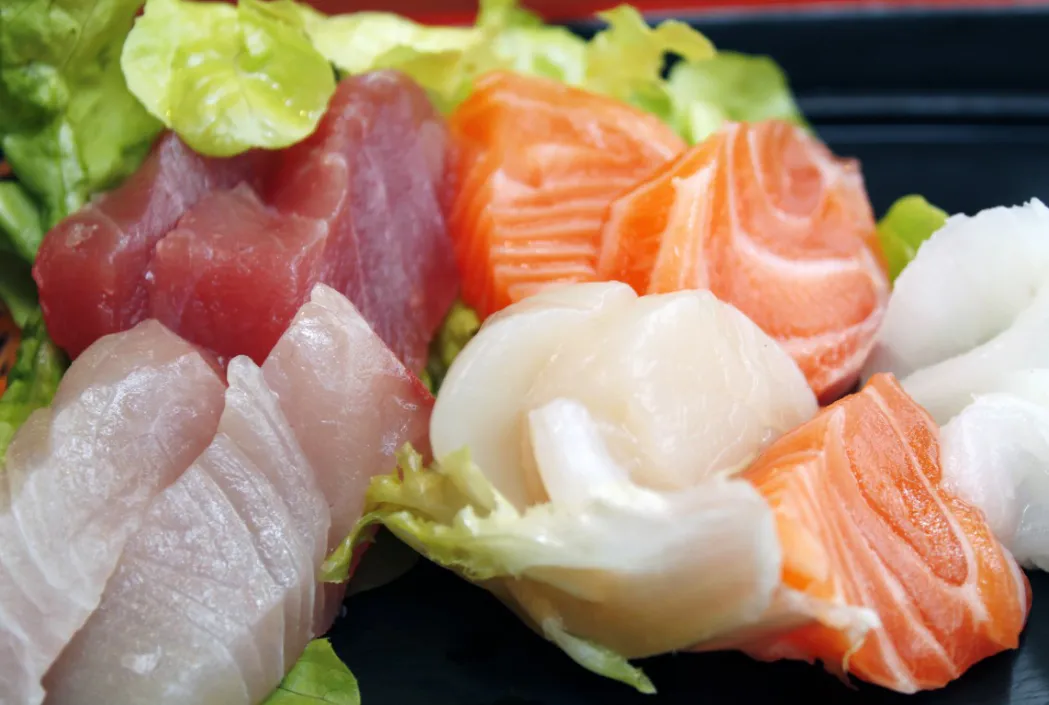 Как засолить рыбу в домашних условиях: лосось, селёдка, скумбрия - проверенные рецепты на Новый год