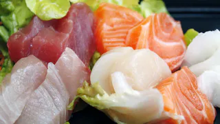 Как засолить рыбу в домашних условиях: лосось, селёдка, скумбрия - проверенные рецепты на Новый год