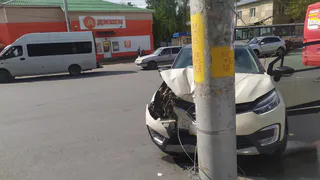 Рязанка врезалась в опору ЛЭП