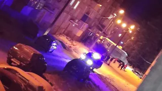 Житель одного из городов Коми напал на жену, медиков и полицейских