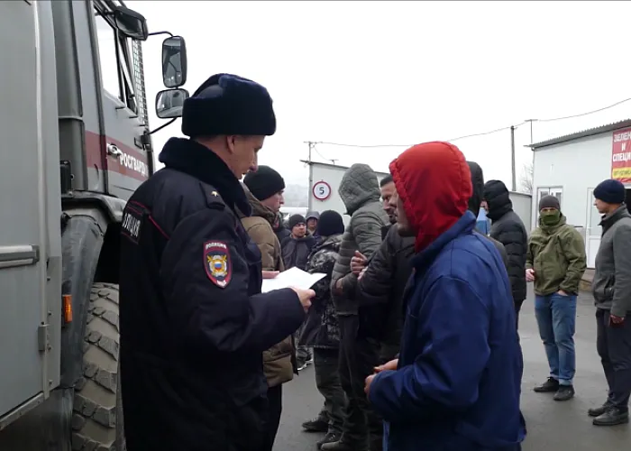 Из Челябинской области перед Новым годом за день выслали почти 40 мигрантов