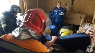 Сотрудники МЧС России оказали помощь 300-килограммовому москвичу