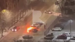 В МЧС прокомментировали возгорание автомобиля на улице Тимуровцев