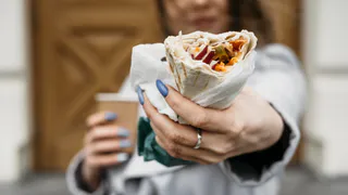 В Рязани произошло возгорание киоска с шаурмой