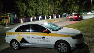 Житель Коми расплатился в такси фальшивой купюрой "банка приколов"