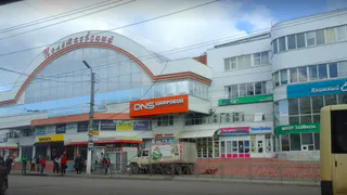 Эвакуация не проводилась: полицейские с собаками обследовали подозрительный пакет у ТРК «Полетаевский»