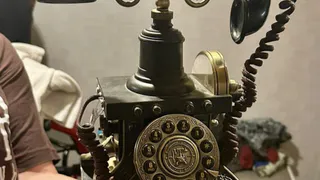 В Коми проживающая в гостинице украла ретротелефон из ресторана отеля