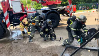 Чувашские пожарные завоевали серебро на межрегиональных соревнованиях в Уфе