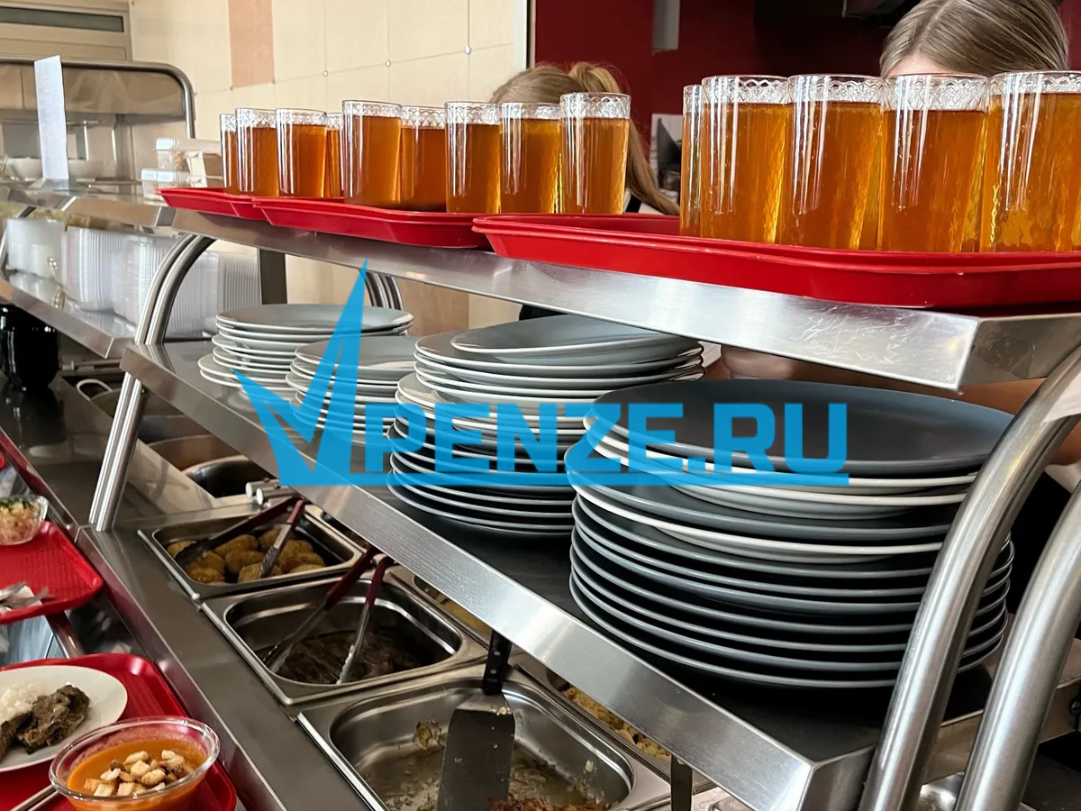 Пензенским школьникам налили компот с «сюрпризом»