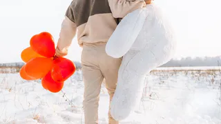 Гороскоп на день: 14 февраля Овны заведут романтическую интрижку, а Водолеи пойдут на свидание