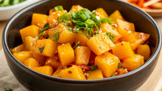 Забудьте про оладьи: этот кабачковый салат по-корейски исчезает со стола быстрее шашлыка — рецепт проще, чем кажется