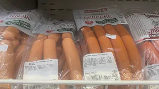 Сплошное свежее мясо и никакой химии: Роскачество назвало марки лучших сосисок в стране
