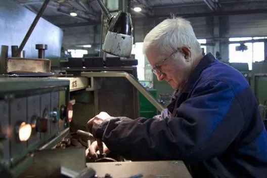 Работающих пенсионеров похвалили в Госдуме