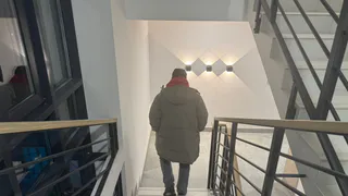 В Казани молодые люди зверски избили парня в подъезде