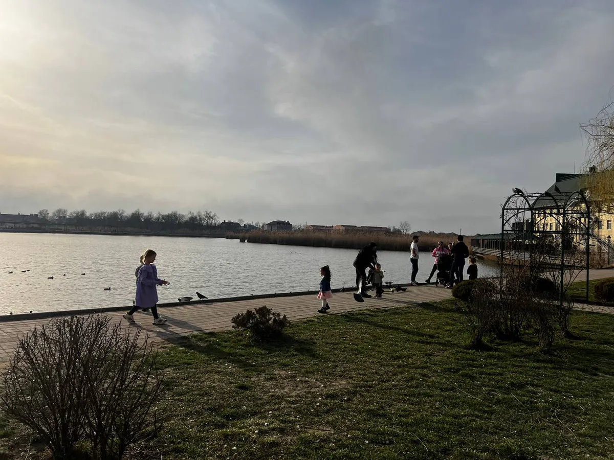 Резкое похолодание на подходе: в этих регионах температура упадёт на 7 градусов - рассказал Роман Вильфанд