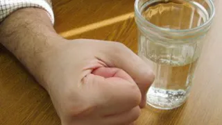 Житель брянского посёлка до смерти забил собутыльника ножкой от стола