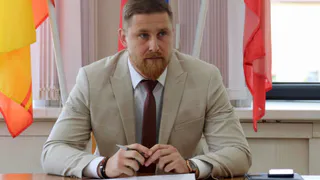 Бывший глава Алатыря пообещал вандалам, повредившим фонтан, уладить вопрос с полицией, если те явятся к нему лично