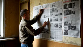 Зачем в СССР клеили газеты под обои: это не бедность, а инженерное решение - российские строители до этого не додумались