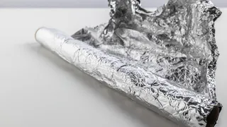 Только в 50 лет узнала, почему у форльги одна сторона матовая, а другая глянцевая