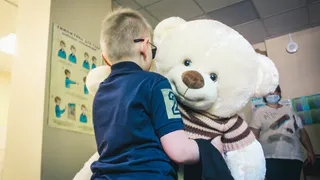 Зрение в подарок: слабовидящие дети бесплатно получили очки