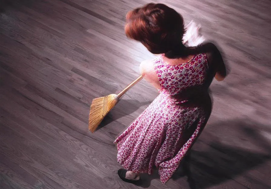 Приметы и запреты на 10 июня: за гостями лучше пройтись веником