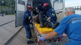 В Удмуртии спасли мужчину, сломавшего ногу при падении с причала