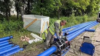 В поселке Владимирской области изношенный водопровод меняют на современные полимерные трубы