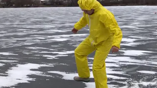 Рыбакам посвящается: МЧС просит рязанцев повременить с выходом на лед