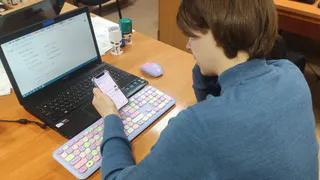 Всем, кто пользуется WhatsApp и Telegram: поздравить близких с Новым годом больше не выйдет