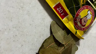 Держите лавровый лист в спальне и спите спокойно: вот на что это влияет - эффект заметен сразу