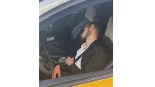 В Рязани у иностранца, уснувшего за рулем припаркованной машины, нашли наркотики