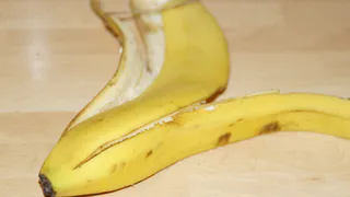 Банановая кожура стала дороже золота: вот как применяю в хозяйстве - не мусор, а настоящее сокровище