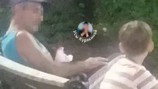 На площади Театральной в Рязани неизвестный мужчина предлагал детям прогуляться