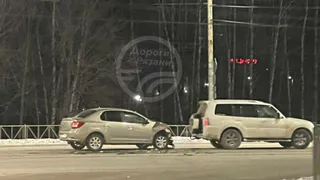 В Рязани на Московском шоссе в ДТП столкнулись две легковушки