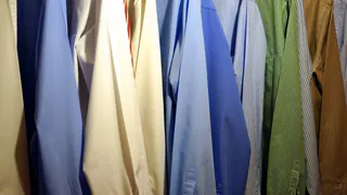 Футболка будет как новая: всего 1 хитрость легко выведет пятна - даже стирать не нужно