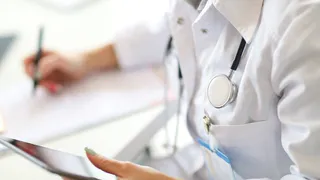 Зарплаты владимирских врачей сравнили с зарплатами медиков в других регионах