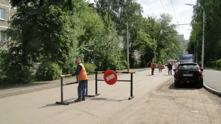 На Великанова начали ремонт дороги - движение перекрыто