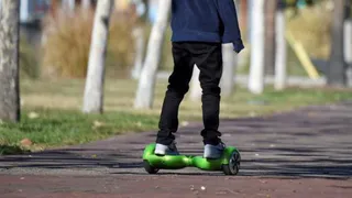 Молодой брянец на спор украл гироскутер из магазина