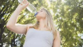 Эти напитки спасут вас от жажды в жаркие дни: говорит Роскачество