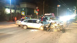 Где перед от “девятки”? В Приокском районе столкнулись “Лада” и “Тойота”