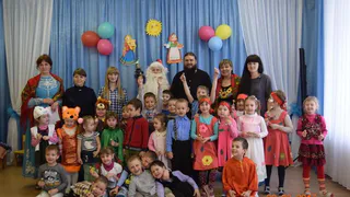 На праздник масленицы в Александровский детский сад неожиданно пришел Дед Мороз