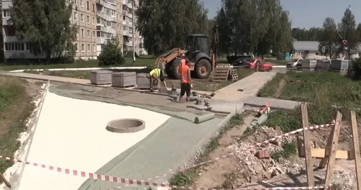 Торговая площадь в Радужном станет частью зоны отдыха с цветами и скамейками