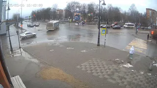 Следователи выясняют обстоятельства падения женщины из автобуса в Муроме